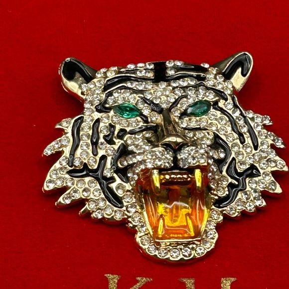 Vintage Kenneth Jay Lane Runway Tiger Brooch/Necklace with Austrian Crystals - Picture 2 of 11